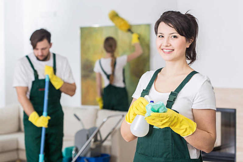 Auxiliar de Limpeza em Escola Particular Valores Sousa - Auxiliar de Limpeza em Clínicas